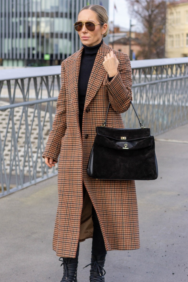 Klasikinė verstos odos juoda rankinė