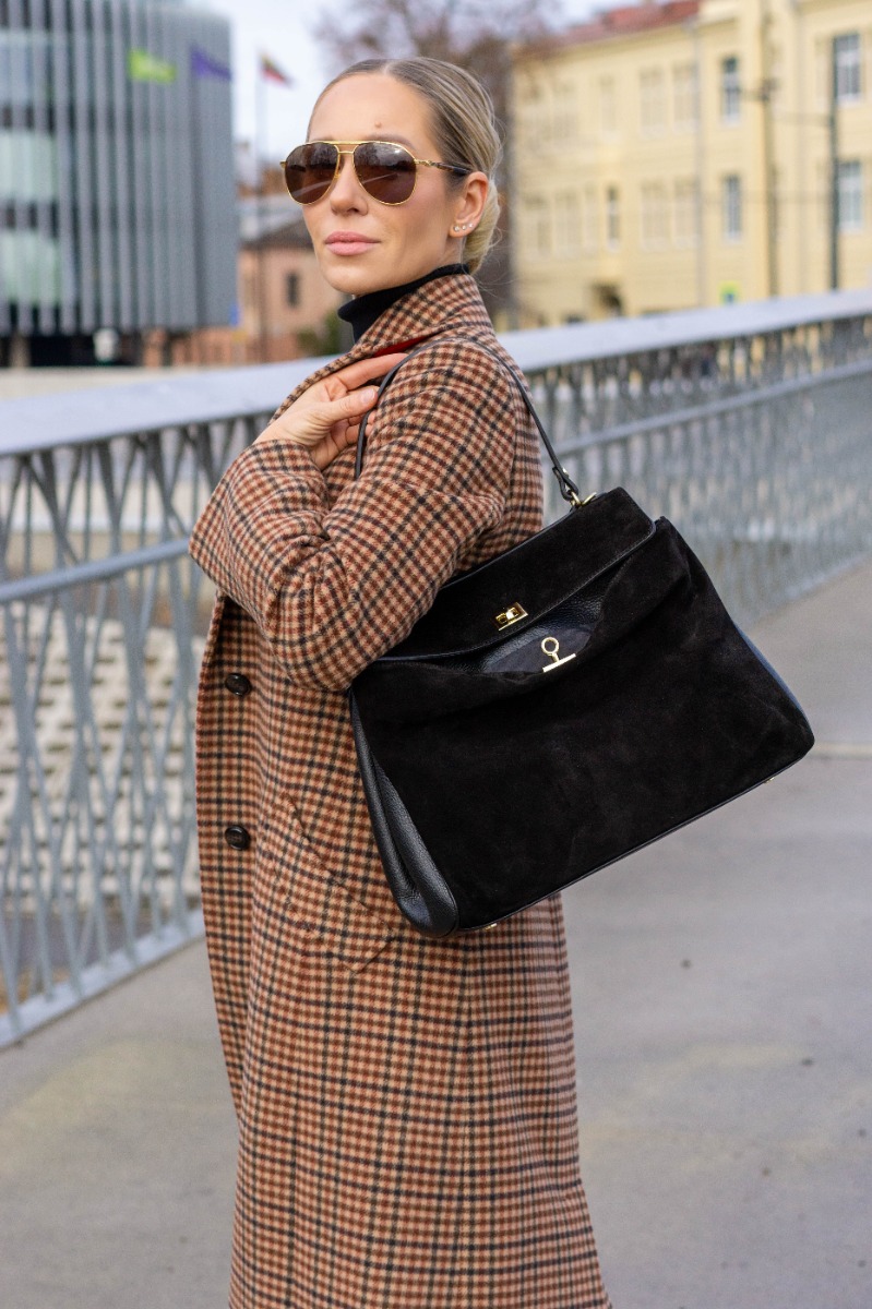 Klasikinė verstos odos juoda rankinė