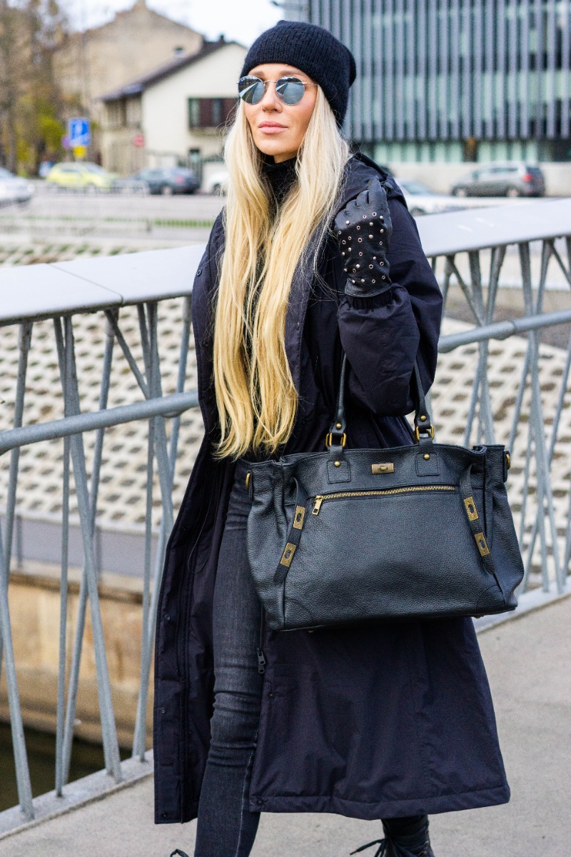 Juoda natūralios odos rankinė kiekvienai progai