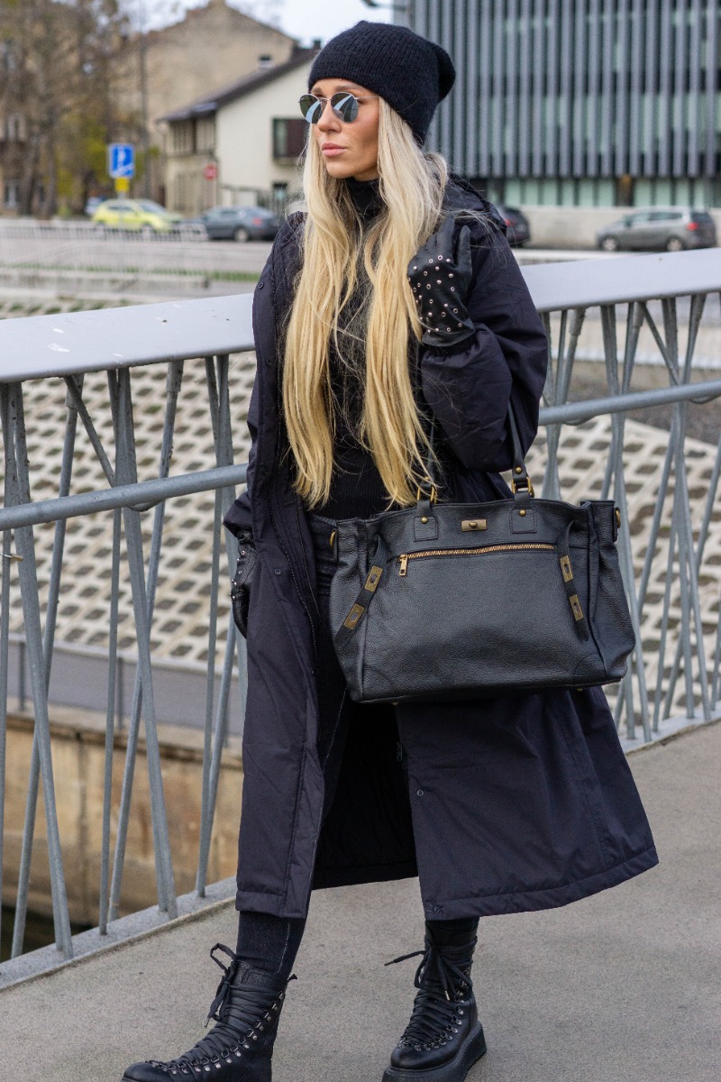 Juoda natūralios odos rankinė kiekvienai progai