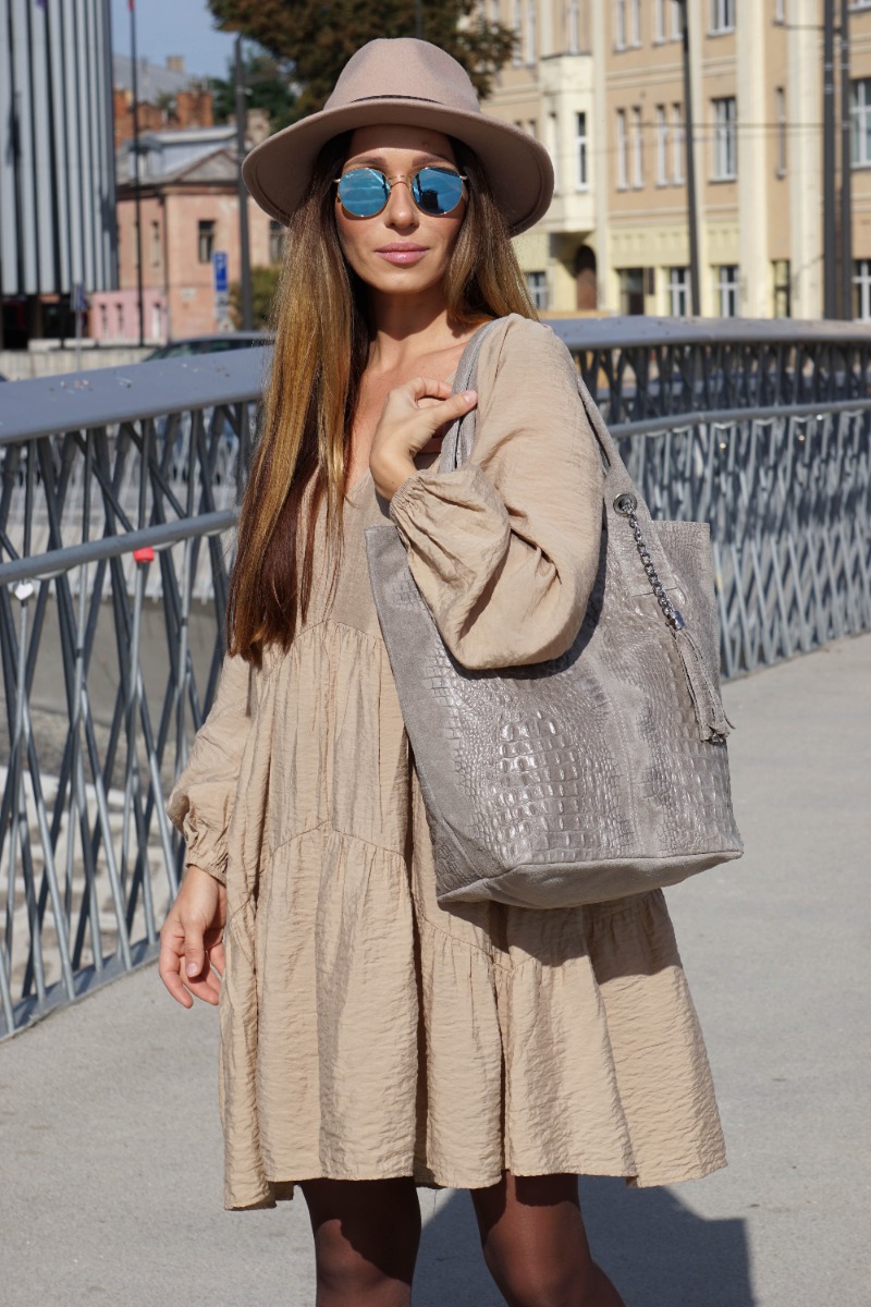 Pilkšvos  spalvos verstos odos rankinė kiekvienai dienai 